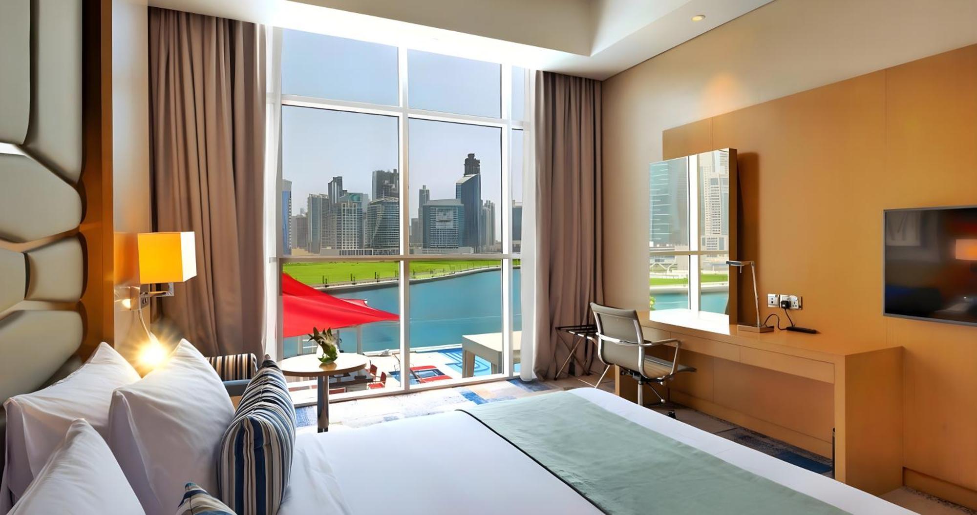 Canal Central Hotel Business Bay Dubaj Zewnętrze zdjęcie A room at the hotel