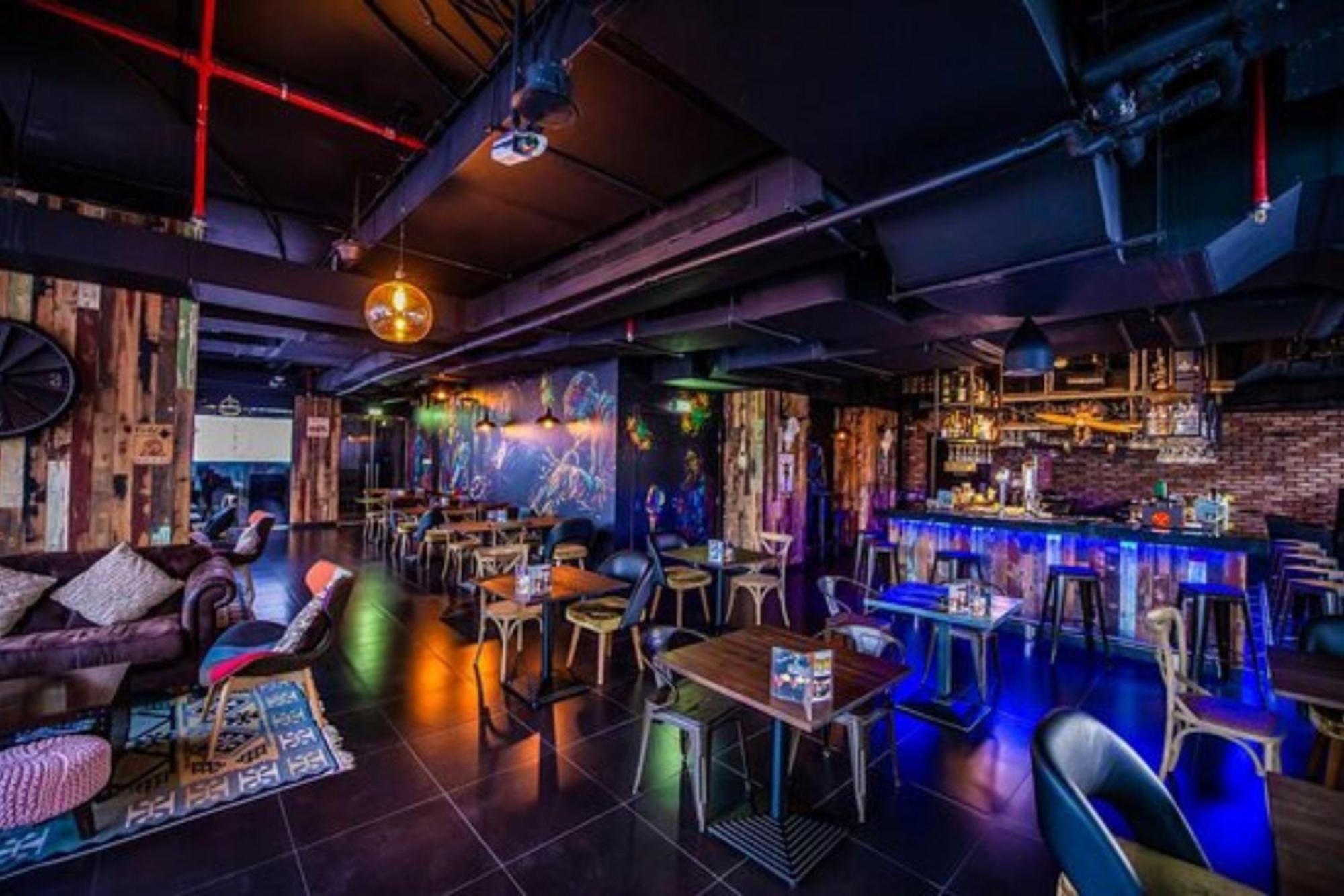 Canal Central Hotel Business Bay Dubaj Zewnętrze zdjęcie The interior of the nightclub