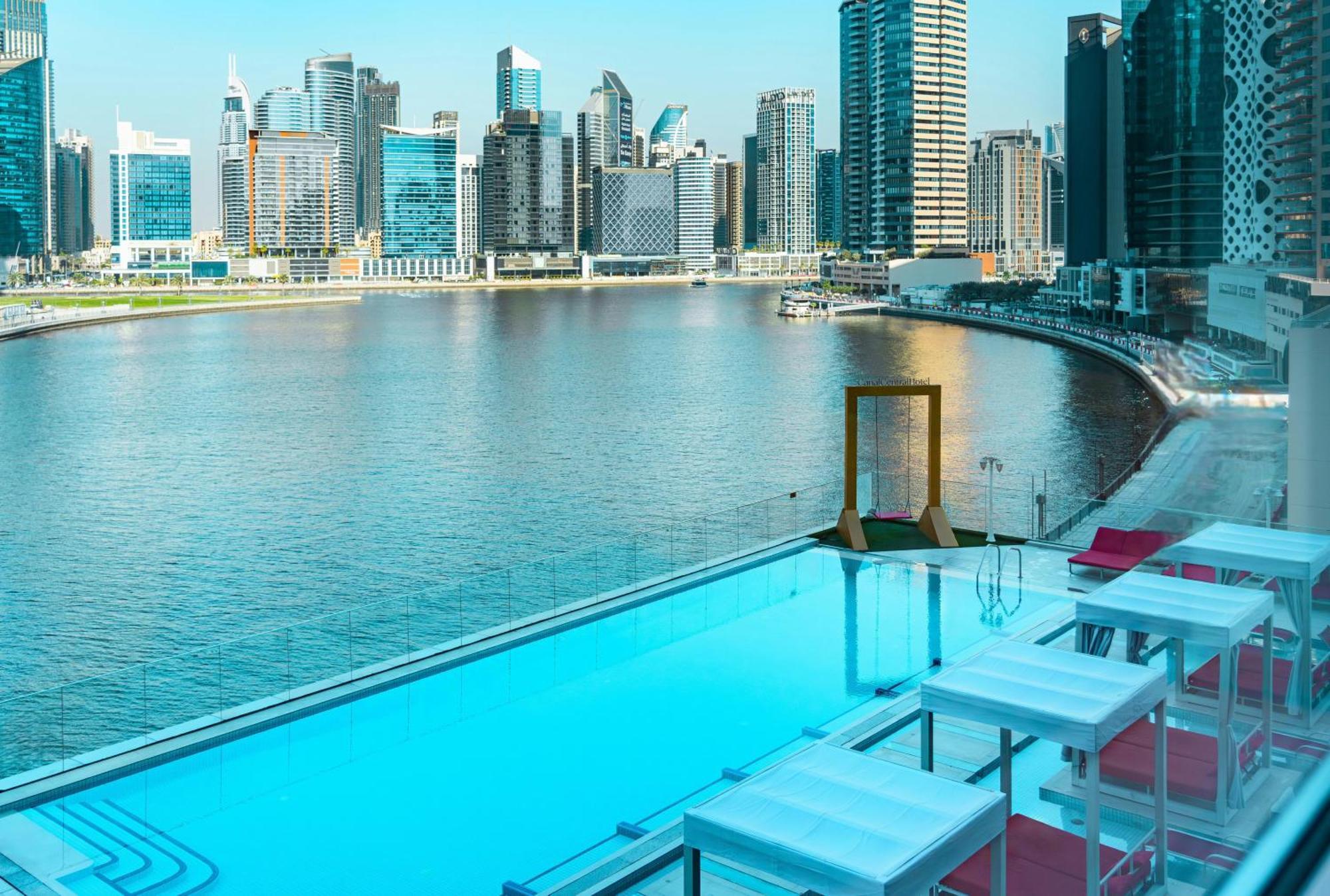 Canal Central Hotel Business Bay Dubaj Zewnętrze zdjęcie View of the Dubai Marina skyline
